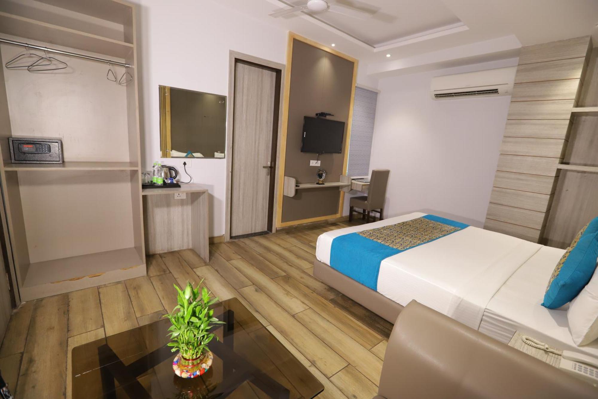 Hotel Kelvish Free Airport Pickup Nueva Delhi Exterior foto